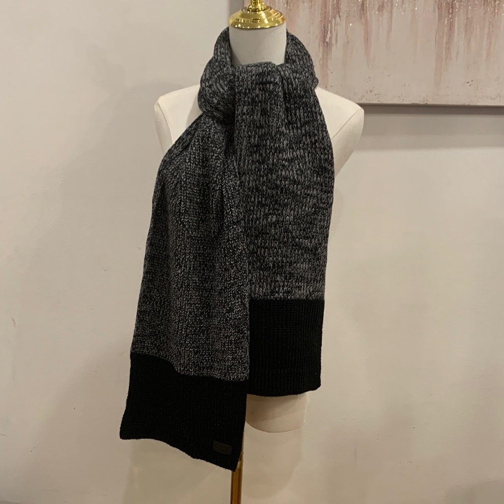 Timberland Black and Gray Scarf